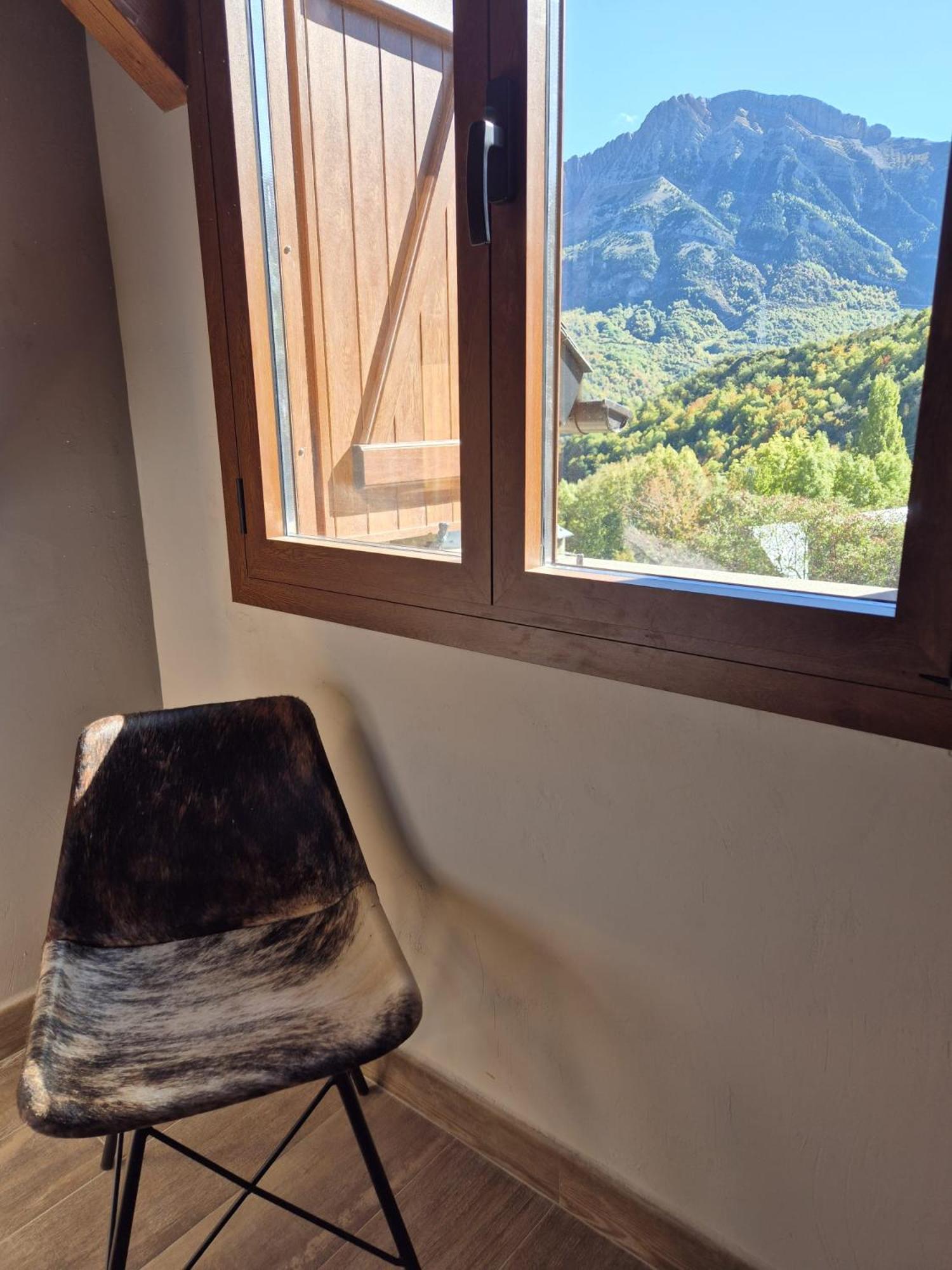 Alojamientos Ruraltena Piedrafita de Jaca Esterno foto